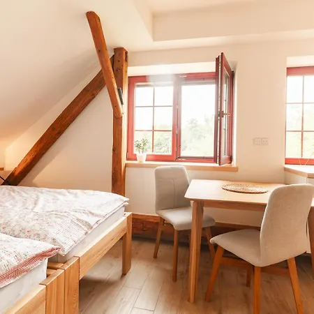 Staveni V Zahrade Dolenice