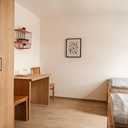 Staveni V Zahrade Dolenice