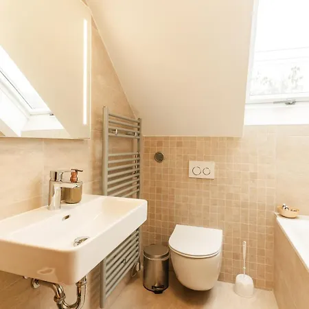 Stavení V Zahradě Venkovský dům