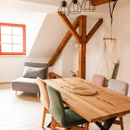 Staveni V Zahrade カントリーハウス *