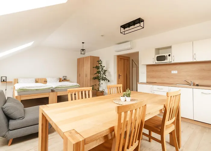 Stavení V Zahradě * Dolenice